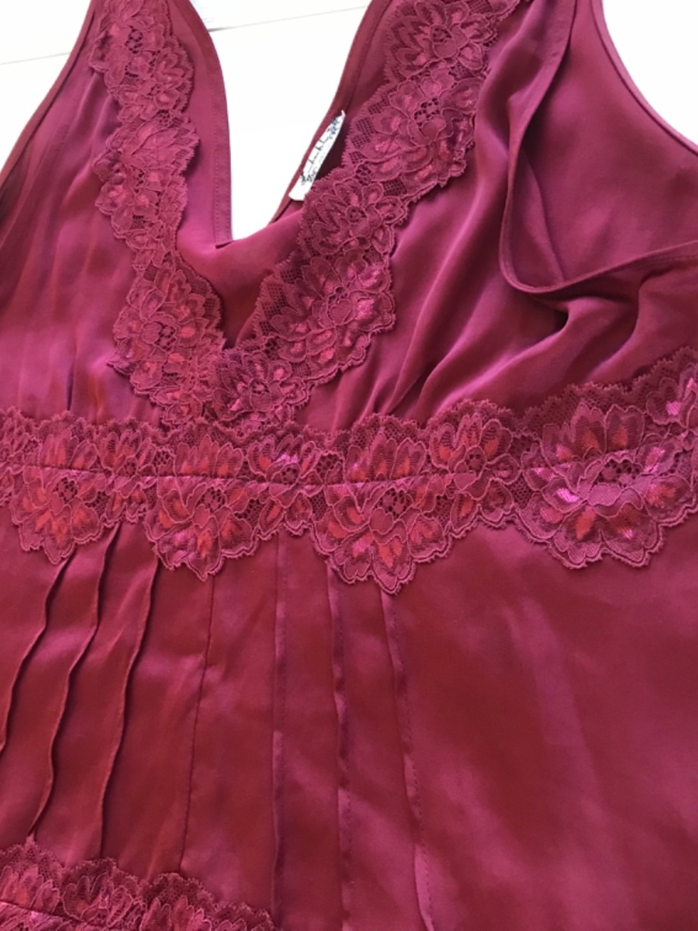 🆕 BOHO-CHIC ROMANTIC BURGUNDY MINI A-LINE SILKY LACE SLIP DRESS - Picture 5 of 15